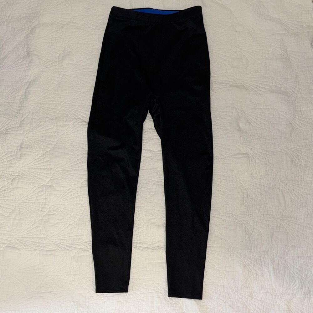 YITTY shiny Headliner Black Leggings